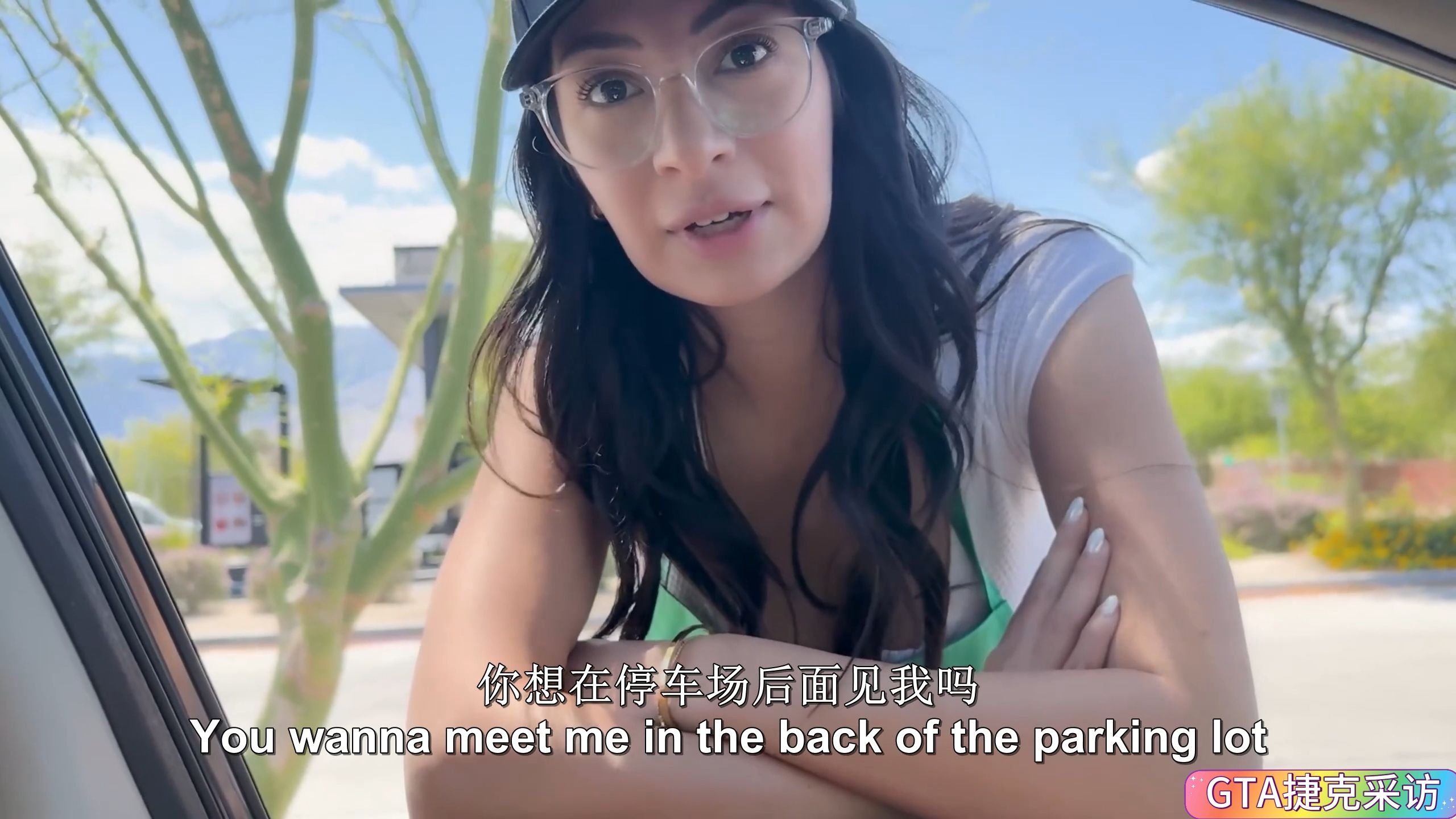 街头搭讪-齐刘海红色盘发的白皮肤兔女郎情侣